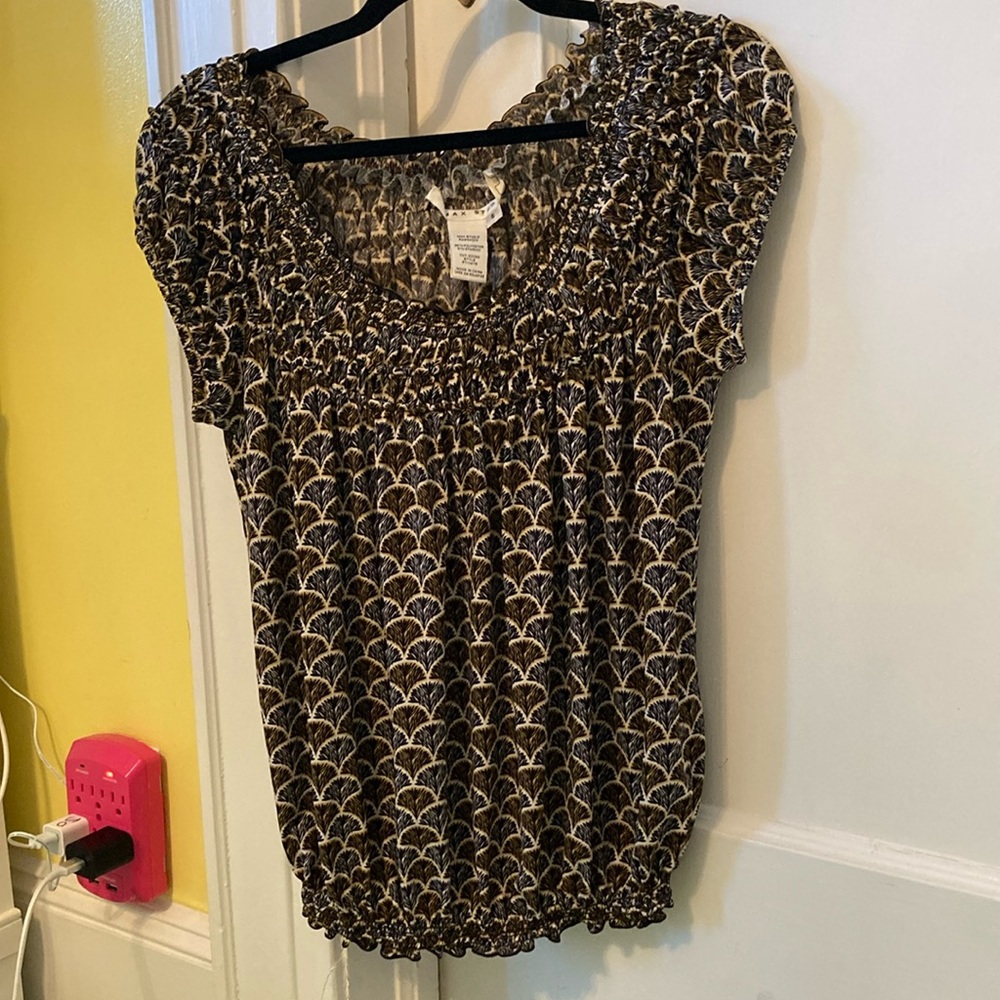 Small short sleeve shirt, Max Studio (that’s the name of the brand)